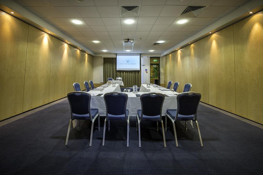 Cork Airport Hotel ภายนอก รูปภาพ