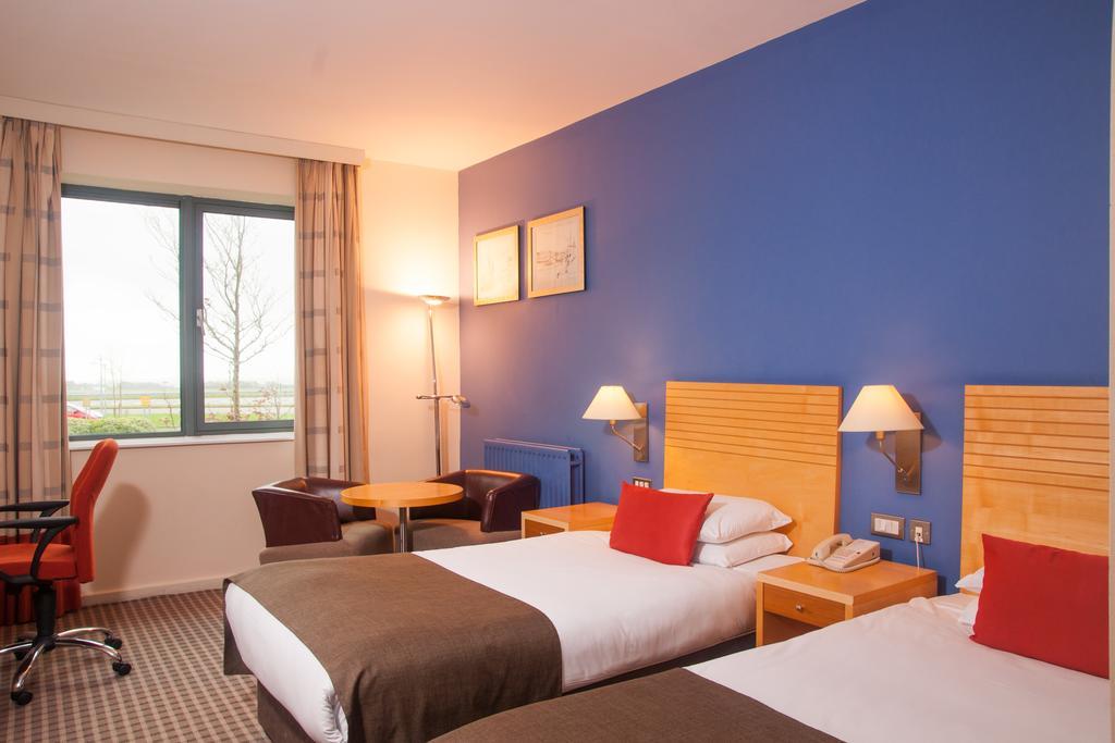 Cork Airport Hotel ภายนอก รูปภาพ